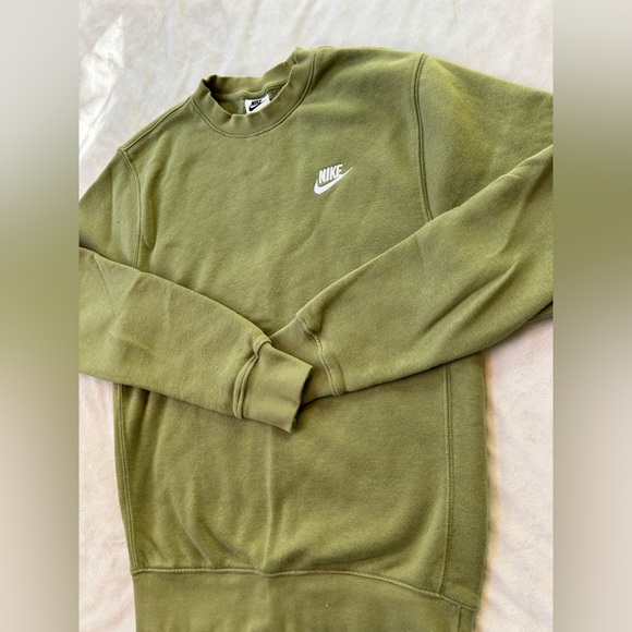 NIKE Men’s sportswear club sage fleece crewneck - Picture 2 of 5